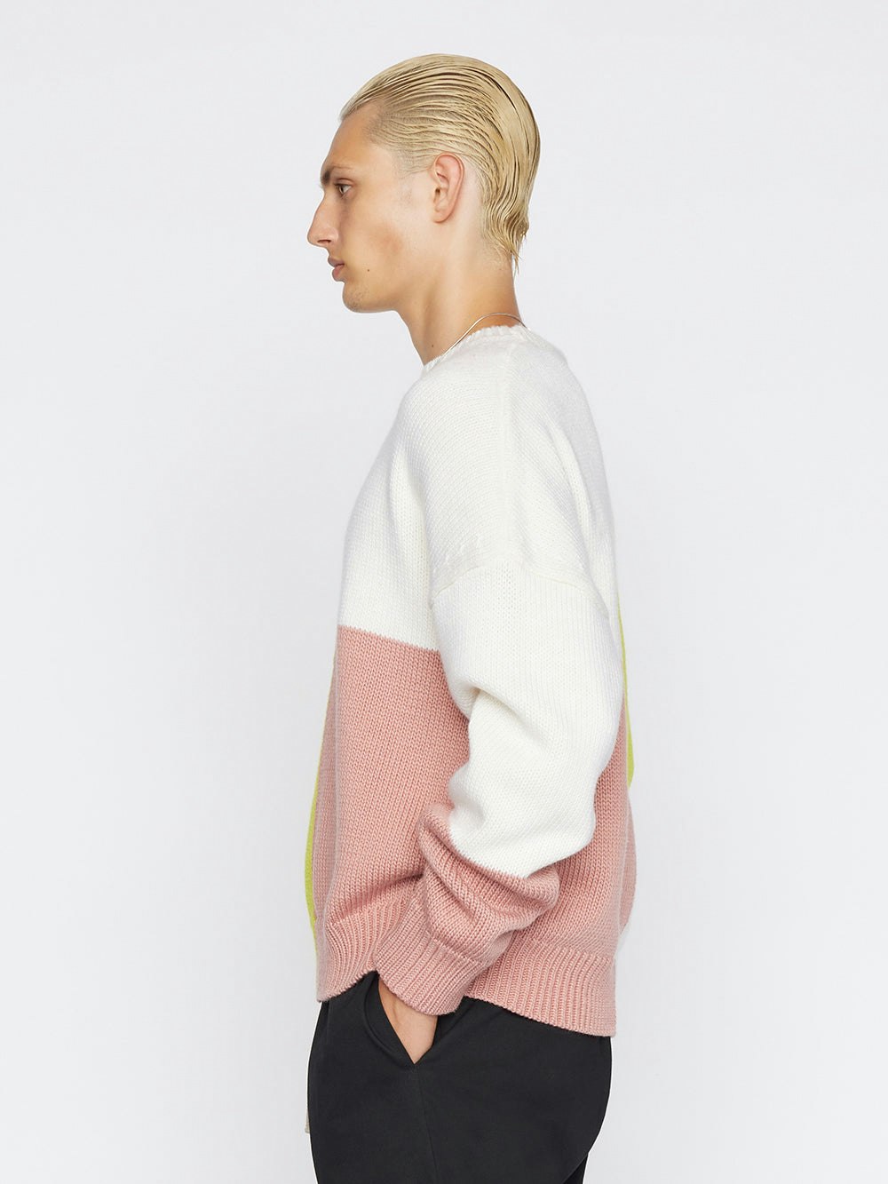 sweater side view alt:fit1